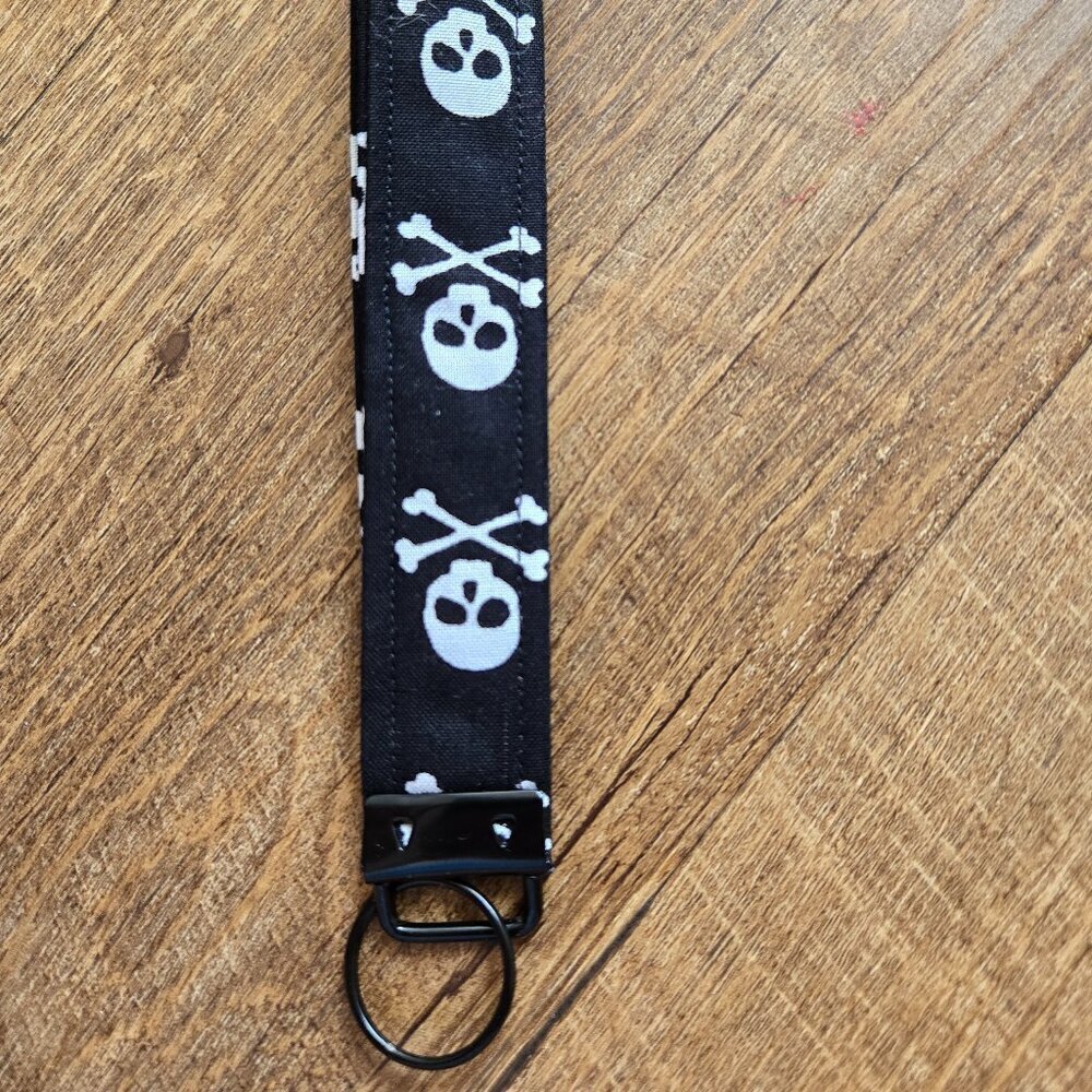 Crafty & Posh Black Skull Handmade Key Wristlet - Picture 3 of 3